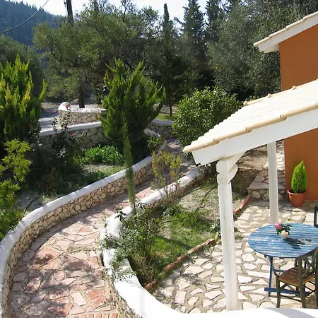 Apt, Pefko * Agios Nikitas